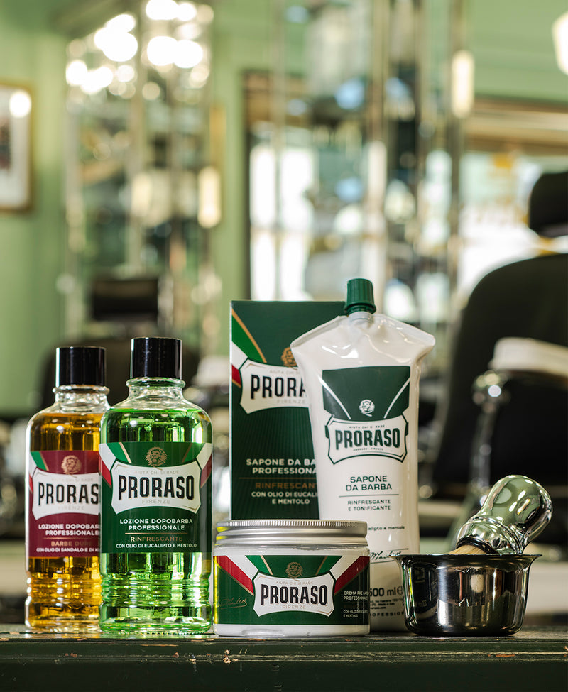 Lotion après-rasage rouge Proraso au bois de santal et au beurre de karité
