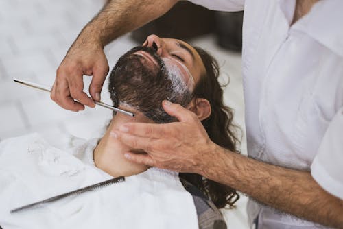 The Essential Handbook for Choosing the Right Barber Comb for Any Style