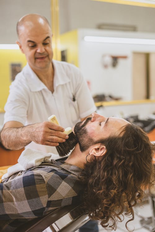 Building a Cutting-Edge Barber Shop with State-of-the-Art Equipment