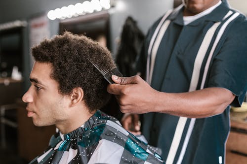 The Definitive Makeup Trends Playbook: Insider Forecasts and Strategies for 2025 and Beyond