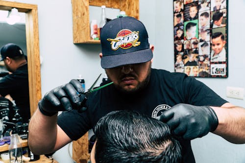 2025 Salon Supply Trends: Navigating What's In and Out